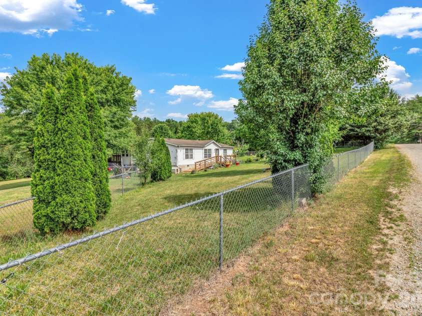 147 High Valley Estates Drive, Alexander, NC 28701.  MLS# CAR4399897, YatesRealty ID 34666. 