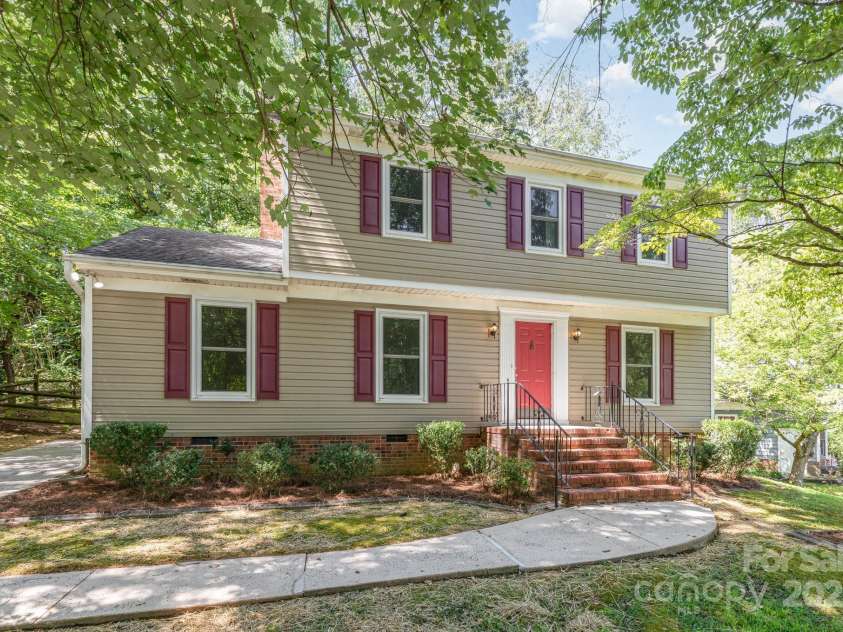 3031 Heathcroft Court, Charlotte, NC 28269.  MLS# CAR4296453, YatesRealty ID 34667. 