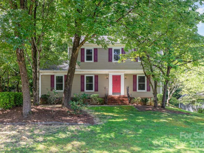 3031 Heathcroft Court, Charlotte, NC 28269.  MLS# CAR4296453, YatesRealty ID 34667. 