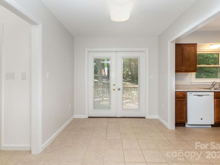 3031 Heathcroft Court, Charlotte, NC 28269.  MLS# CAR4296453, YatesRealty ID 34667. 