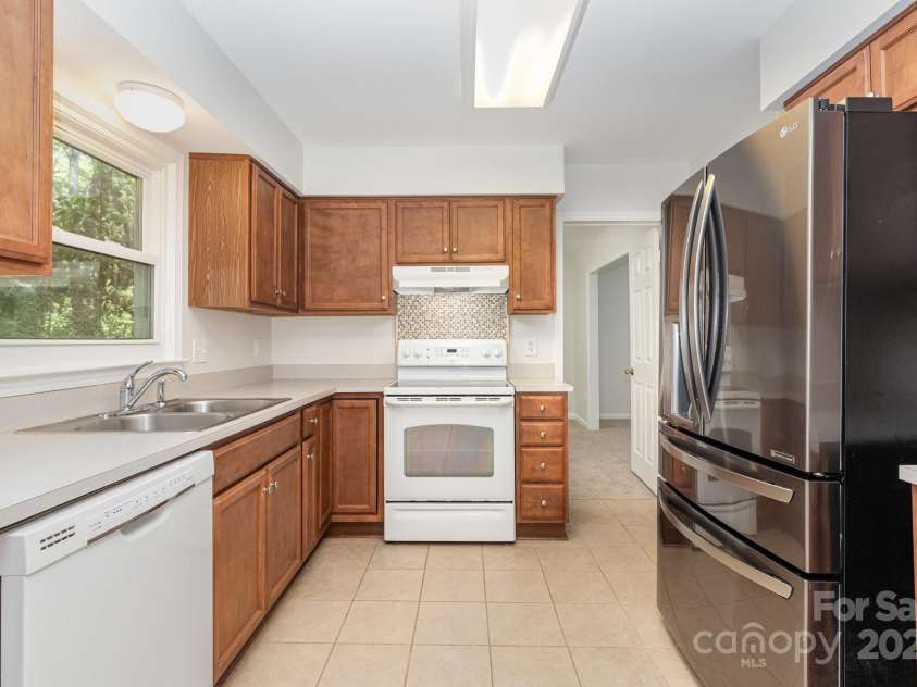 3031 Heathcroft Court, Charlotte, NC 28269.  MLS# CAR4296453, YatesRealty ID 34667. 