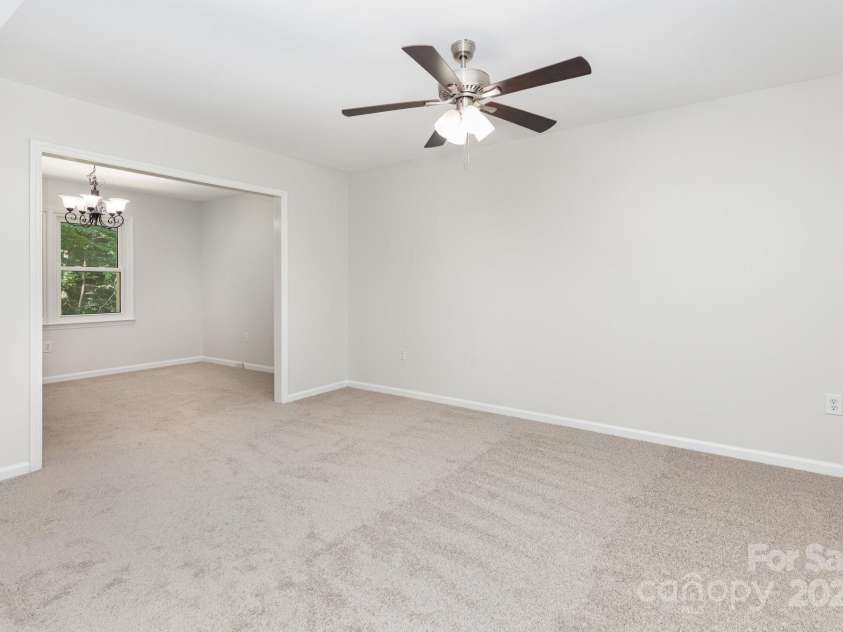 3031 Heathcroft Court, Charlotte, NC 28269.  MLS# CAR4296453, YatesRealty ID 34667. 