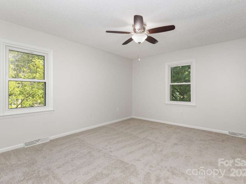 3031 Heathcroft Court, Charlotte, NC 28269.  MLS# CAR4296453, YatesRealty ID 34667. 