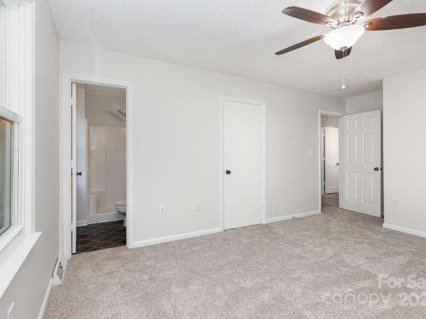 3031 Heathcroft Court, Charlotte, NC 28269.  MLS# CAR4296453, YatesRealty ID 34667. 