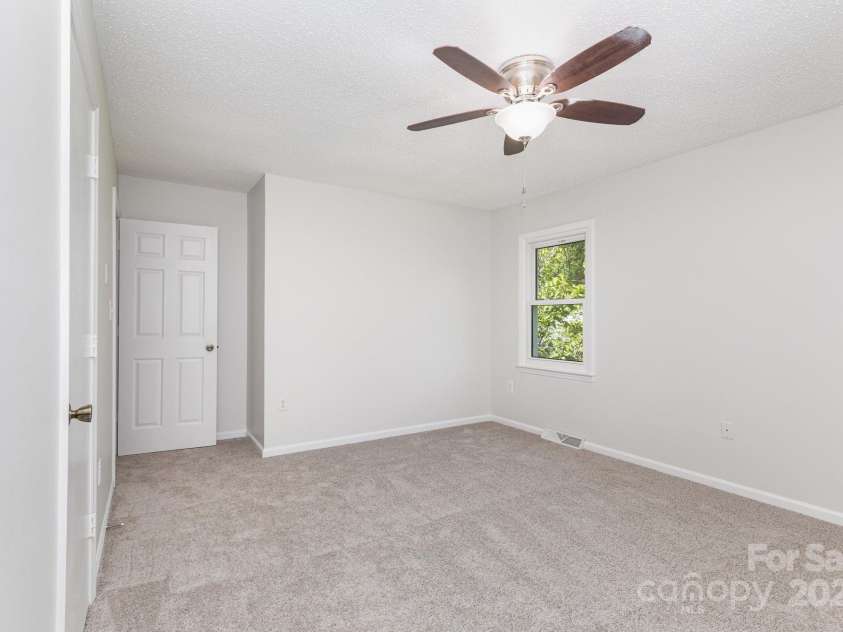 3031 Heathcroft Court, Charlotte, NC 28269.  MLS# CAR4296453, YatesRealty ID 34667. 