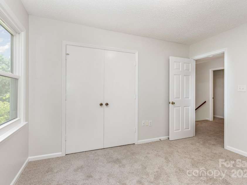 3031 Heathcroft Court, Charlotte, NC 28269.  MLS# CAR4296453, YatesRealty ID 34667. 