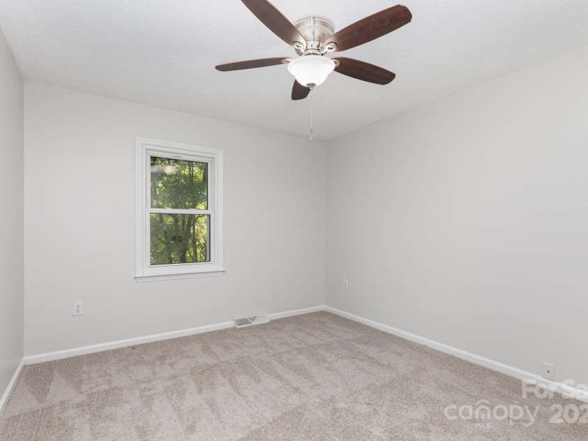 3031 Heathcroft Court, Charlotte, NC 28269.  MLS# CAR4296453, YatesRealty ID 34667. 