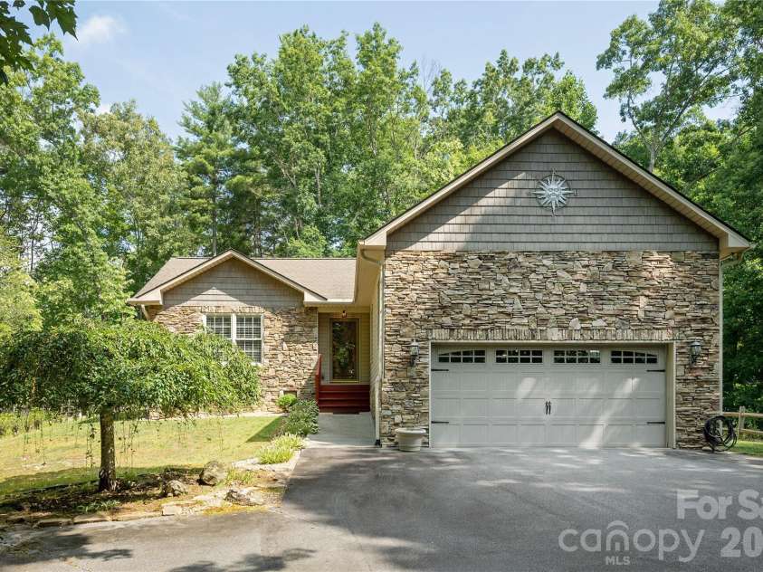 59 Smalltown Trail, Brevard, NC 28712.  MLS# CAR4399123, YatesRealty ID 34667. 59 Small Town Trail