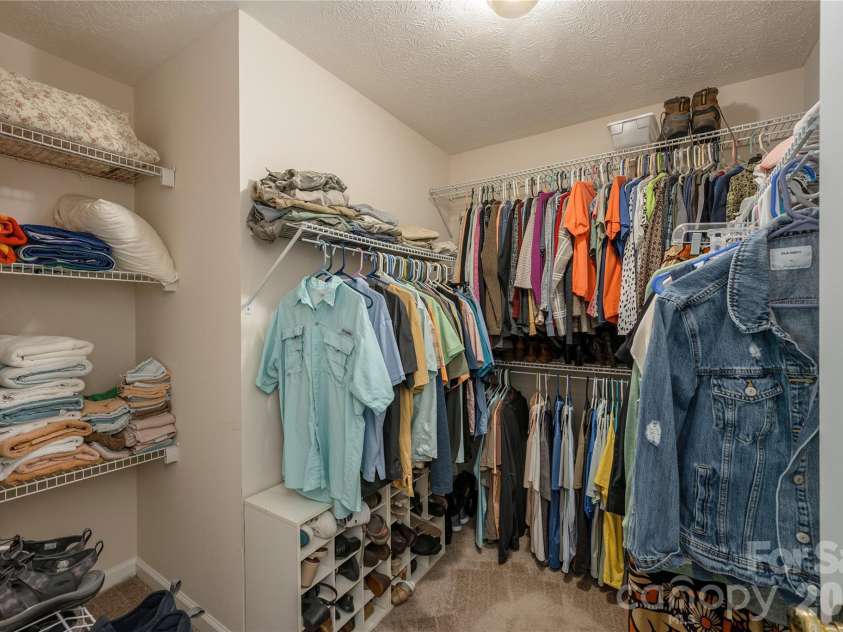 59 Smalltown Trail, Brevard, NC 28712.  MLS# CAR4399123, YatesRealty ID 34667. Large Walk-In Closet