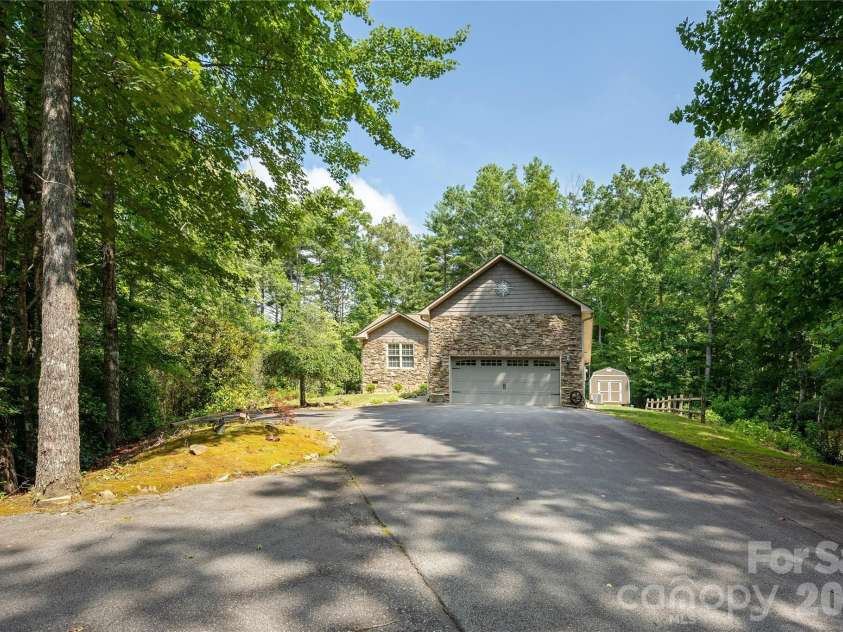 59 Smalltown Trail, Brevard, NC 28712.  MLS# CAR4399123, YatesRealty ID 34667. Welcome Home!