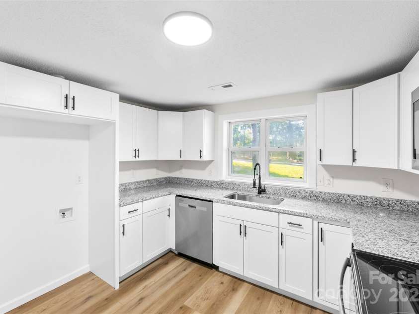 118 Lackey Street, Kings Mountain, NC 28086.  MLS# CAR4296865, YatesRealty ID 34669. 