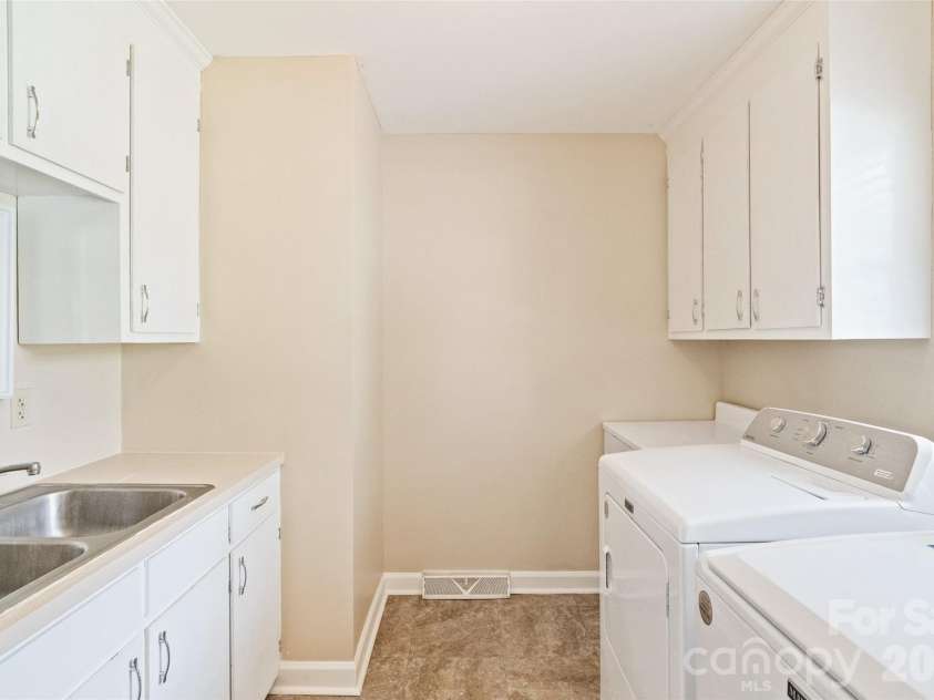 1515 Hasty Road, Marshville, NC 28103.  MLS# CAR4397031, YatesRealty ID 34669. 