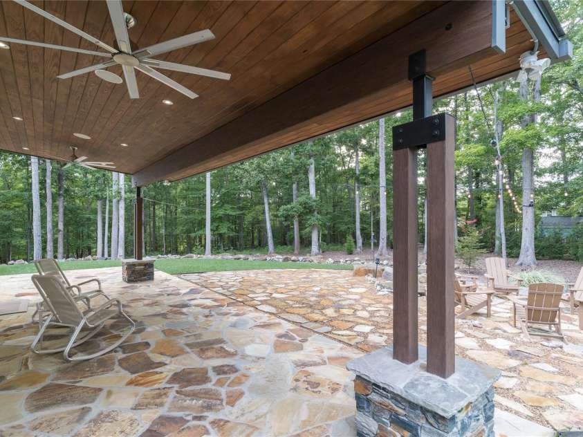 2725 Monarch Drive, Charlotte, NC 28214.  MLS# CAR4295942, YatesRealty ID 34670. 