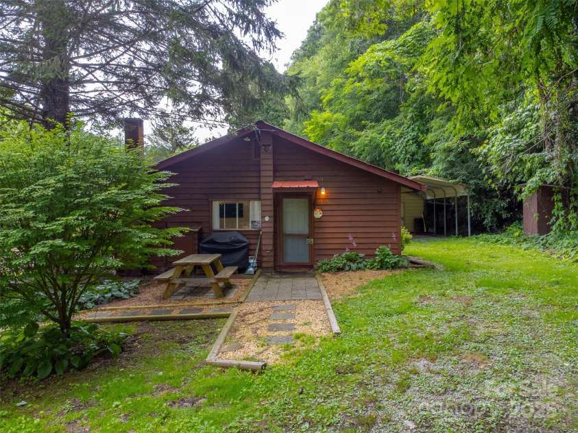 34 Kadie Lane, Topton, NC 28781.  MLS# CAR4296468, YatesRealty ID 34671. 