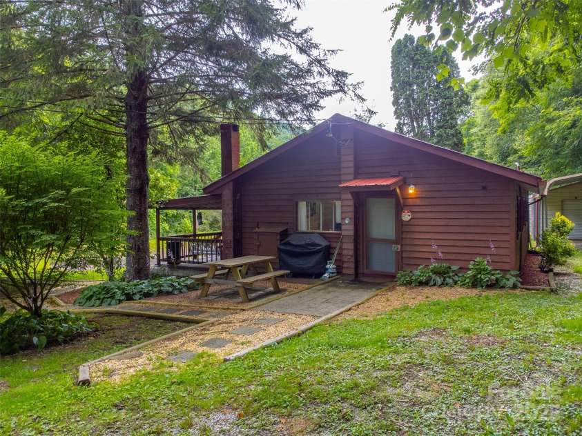 34 Kadie Lane, Topton, NC 28781.  MLS# CAR4296468, YatesRealty ID 34671. 