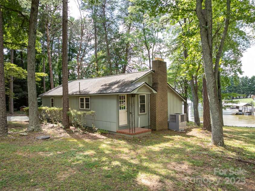 4875 Moore Street, Sherrills Ford, NC 28673.  MLS# CAR4296613, YatesRealty ID 34672. 