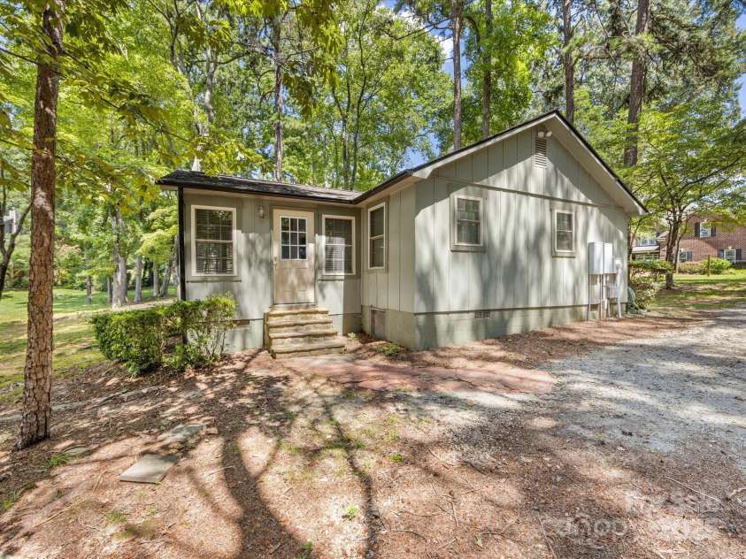4875 Moore Street, Sherrills Ford, NC 28673.  MLS# CAR4296613, YatesRealty ID 34672. 