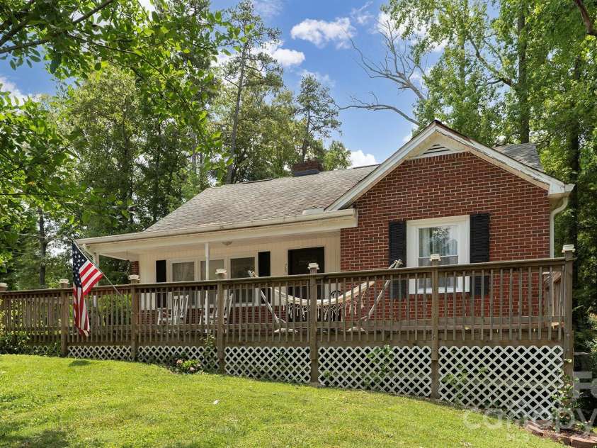 7816 Lane Drive, Charlotte, NC 28212.  MLS# CAR4398982, YatesRealty ID 34672. 