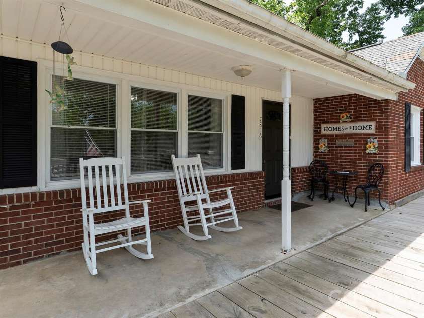 7816 Lane Drive, Charlotte, NC 28212.  MLS# CAR4398982, YatesRealty ID 34672. 