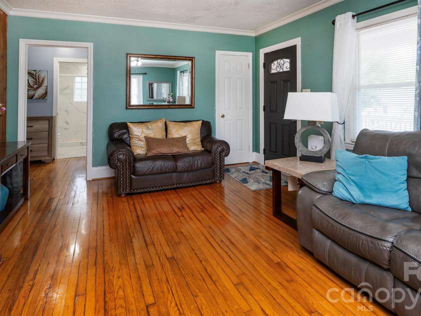 7816 Lane Drive, Charlotte, NC 28212.  MLS# CAR4398982, YatesRealty ID 34672. 