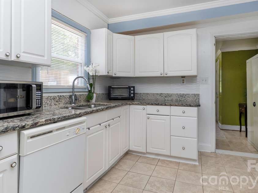 7816 Lane Drive, Charlotte, NC 28212.  MLS# CAR4398982, YatesRealty ID 34672. 