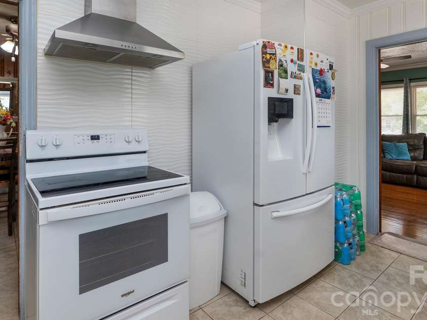 7816 Lane Drive, Charlotte, NC 28212.  MLS# CAR4398982, YatesRealty ID 34672. 