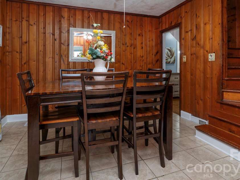 7816 Lane Drive, Charlotte, NC 28212.  MLS# CAR4398982, YatesRealty ID 34672. 