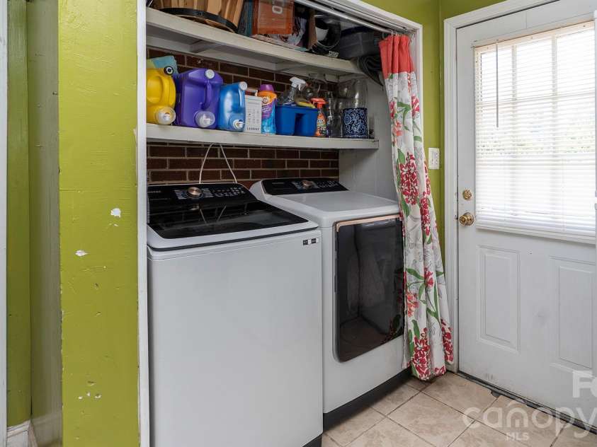 7816 Lane Drive, Charlotte, NC 28212.  MLS# CAR4398982, YatesRealty ID 34672. 