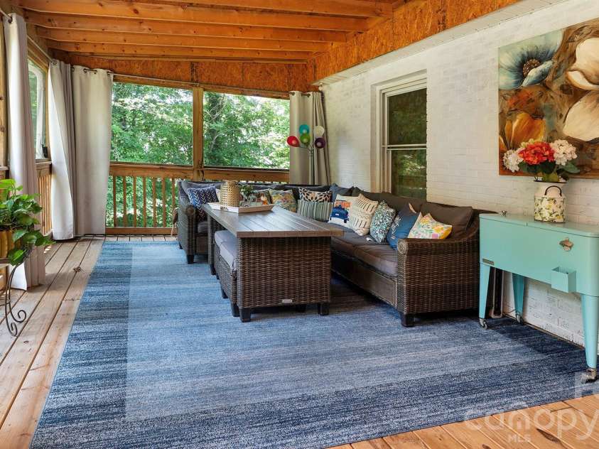 7816 Lane Drive, Charlotte, NC 28212.  MLS# CAR4398982, YatesRealty ID 34672. 