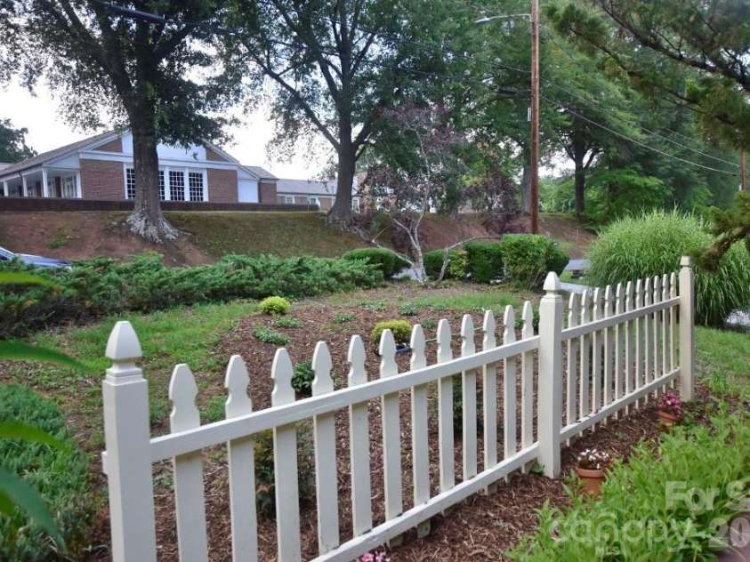 105 Silver Creek Road, Morganton, NC 28655.  MLS# CAR4398409, YatesRealty ID 34673. Front Yard