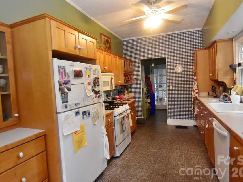 105 Silver Creek Road, Morganton, NC 28655.  MLS# CAR4398409, YatesRealty ID 34673. Kitchen