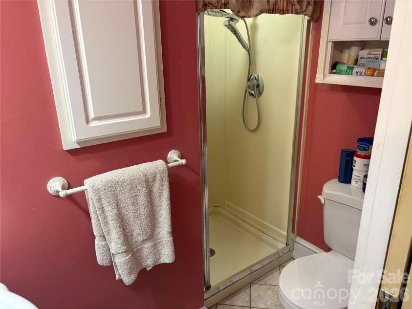 105 Silver Creek Road, Morganton, NC 28655.  MLS# CAR4398409, YatesRealty ID 34673. Master Bath
