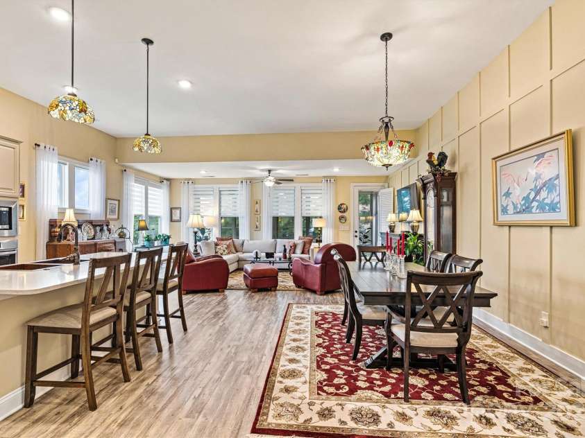 8218 Festival Way, Charlotte, NC 28215.  MLS# CAR4295289, YatesRealty ID 34673. 