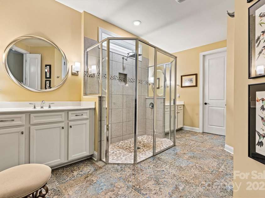 8218 Festival Way, Charlotte, NC 28215.  MLS# CAR4295289, YatesRealty ID 34673. 