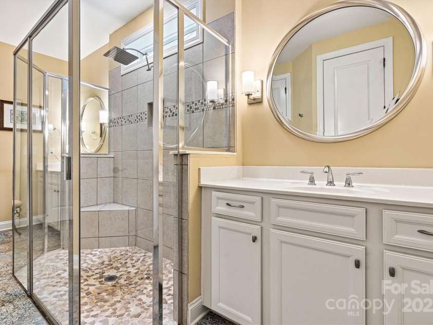 8218 Festival Way, Charlotte, NC 28215.  MLS# CAR4295289, YatesRealty ID 34673. 