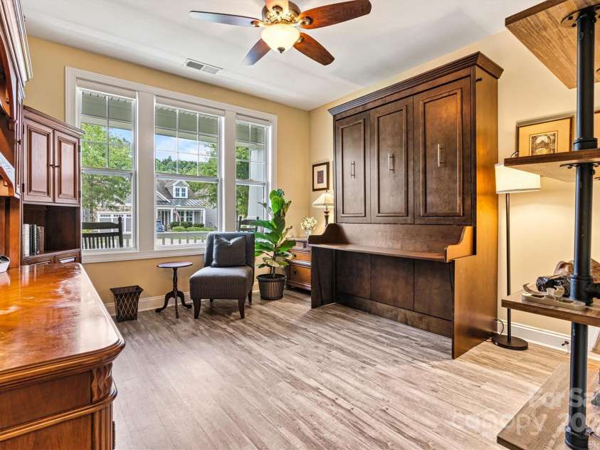 8218 Festival Way, Charlotte, NC 28215.  MLS# CAR4295289, YatesRealty ID 34673. 