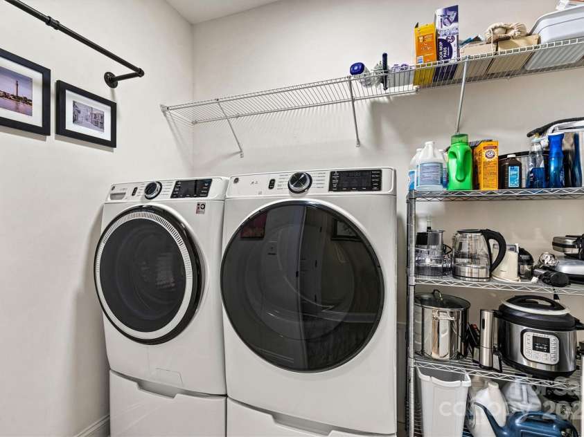 8218 Festival Way, Charlotte, NC 28215.  MLS# CAR4295289, YatesRealty ID 34673. 