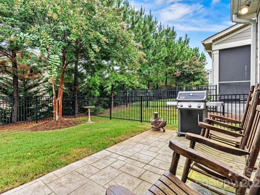 8218 Festival Way, Charlotte, NC 28215.  MLS# CAR4295289, YatesRealty ID 34673. 