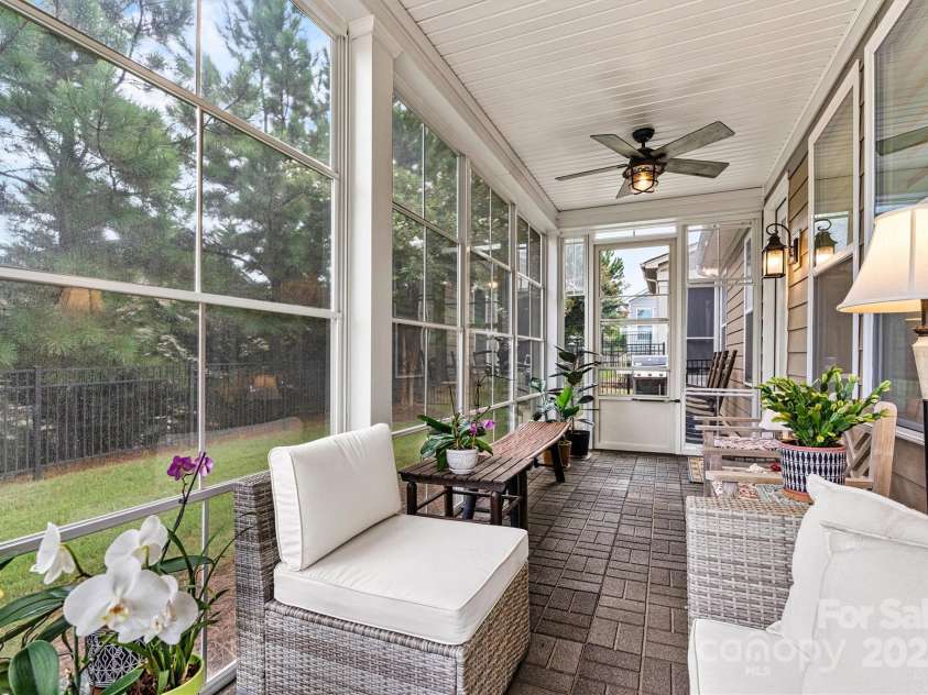 8218 Festival Way, Charlotte, NC 28215.  MLS# CAR4295289, YatesRealty ID 34673. 