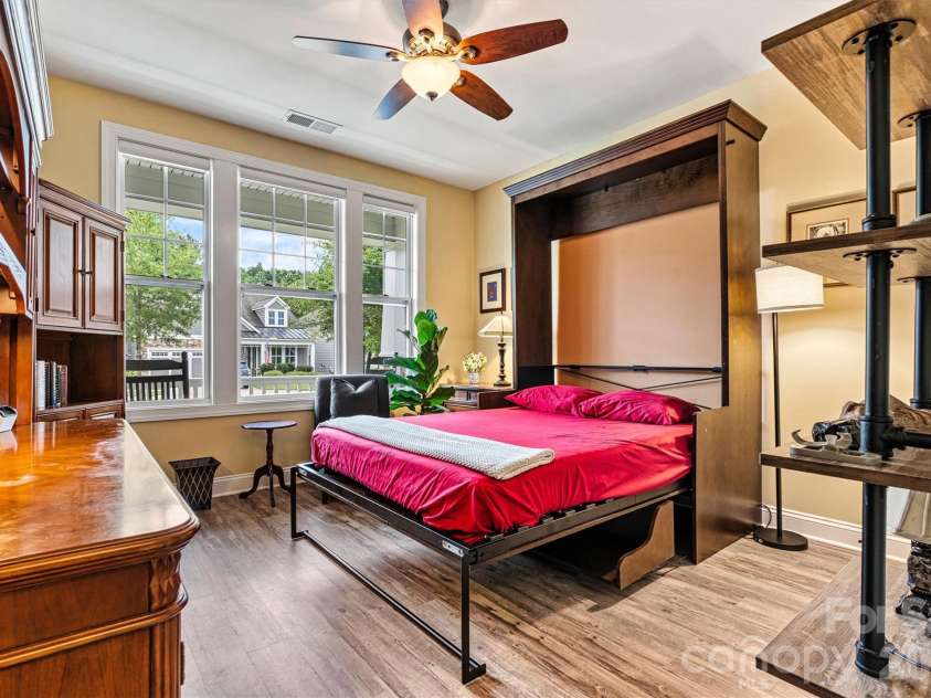 8218 Festival Way, Charlotte, NC 28215.  MLS# CAR4295289, YatesRealty ID 34673. 