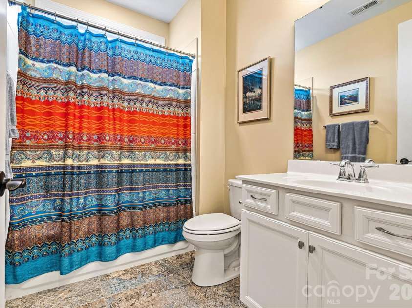 8218 Festival Way, Charlotte, NC 28215.  MLS# CAR4295289, YatesRealty ID 34673. 