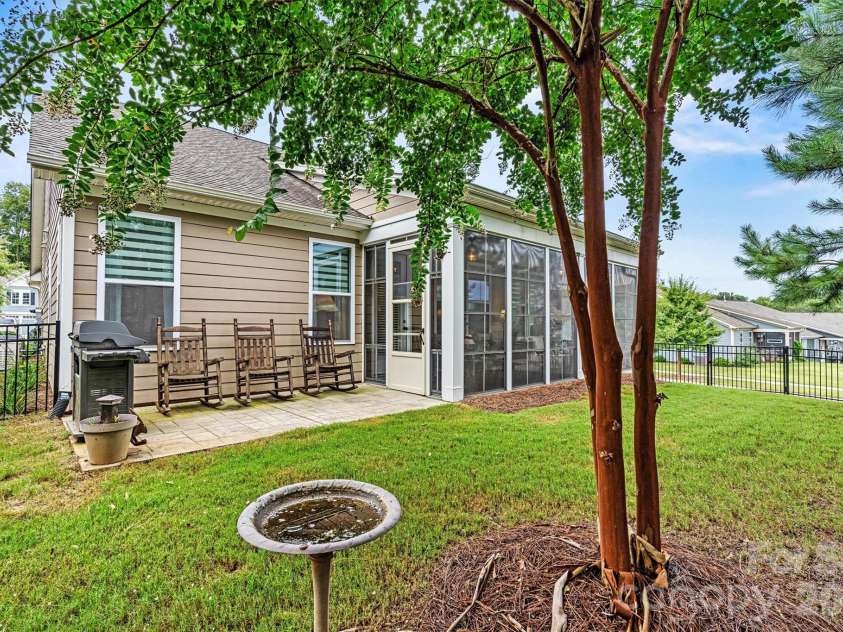 8218 Festival Way, Charlotte, NC 28215.  MLS# CAR4295289, YatesRealty ID 34673. 