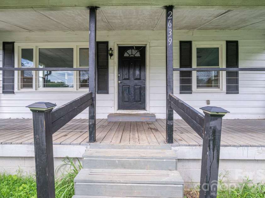 2639 Springbrook Circle, Gastonia, NC 28052.  MLS# CAR4399942, YatesRealty ID 34674. 