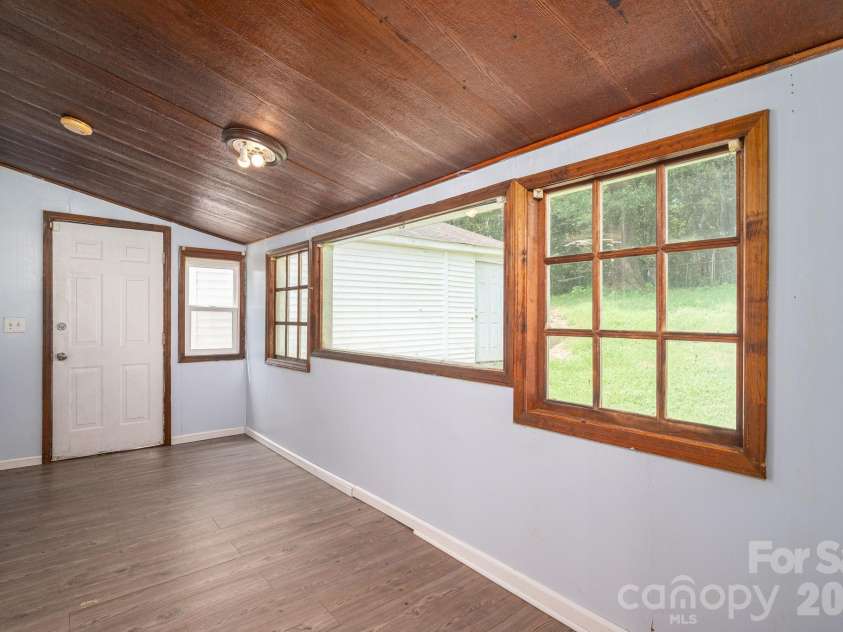 2639 Springbrook Circle, Gastonia, NC 28052.  MLS# CAR4399942, YatesRealty ID 34674. 