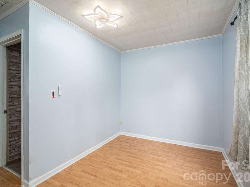 2639 Springbrook Circle, Gastonia, NC 28052.  MLS# CAR4399942, YatesRealty ID 34674. 