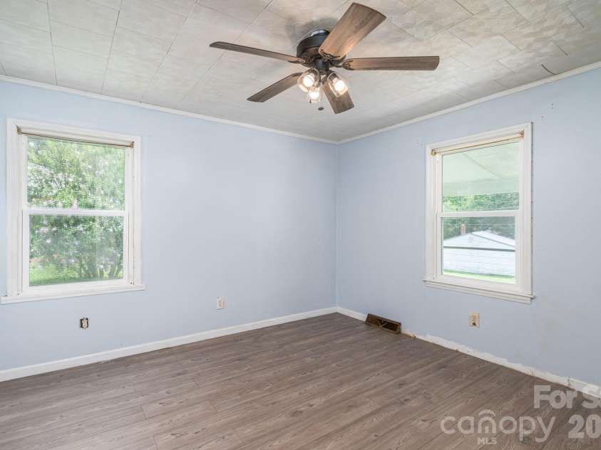 2639 Springbrook Circle, Gastonia, NC 28052.  MLS# CAR4399942, YatesRealty ID 34674. 
