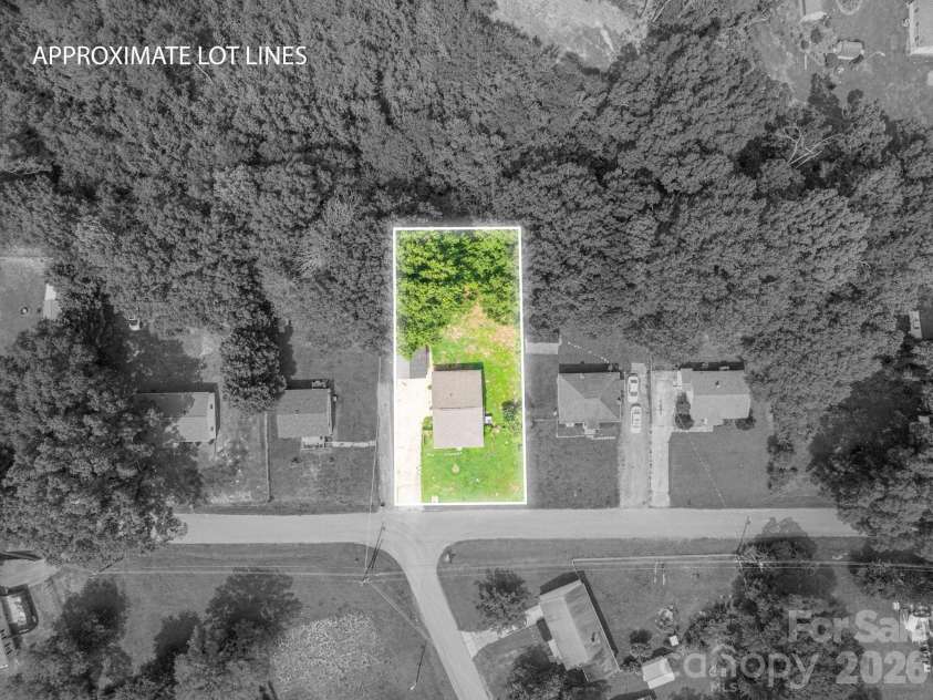 2639 Springbrook Circle, Gastonia, NC 28052.  MLS# CAR4399942, YatesRealty ID 34674. 