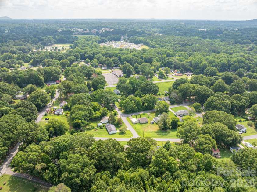 2639 Springbrook Circle, Gastonia, NC 28052.  MLS# CAR4399942, YatesRealty ID 34674. 
