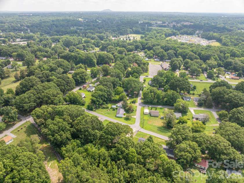 2639 Springbrook Circle, Gastonia, NC 28052.  MLS# CAR4399942, YatesRealty ID 34674. 