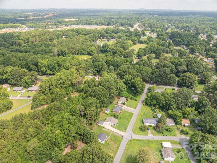 2639 Springbrook Circle, Gastonia, NC 28052.  MLS# CAR4399942, YatesRealty ID 34674. 